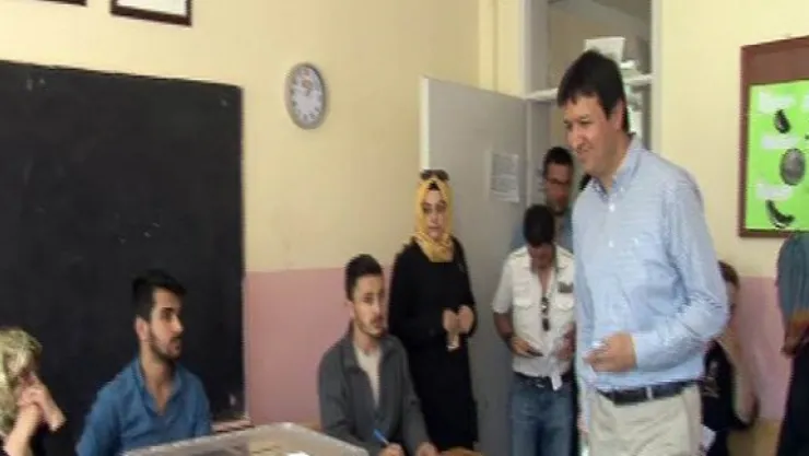 Saadet Partisi İl Başkanı Arıkan oyunu kullandı