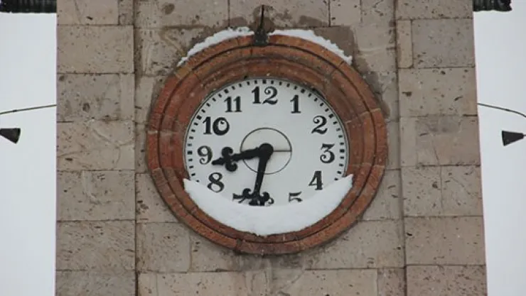 Saat son 20 yılda 5 kere durdu