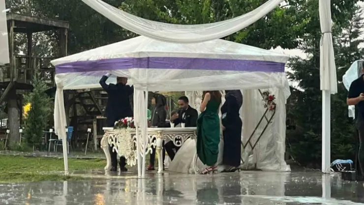 Sağanak altında 'evet' dediler