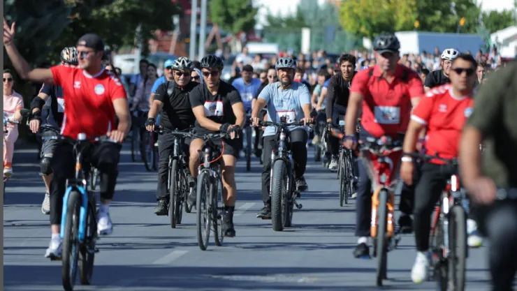 Sağlık İçin Pedal Çeviren Doktorlar Bisiklet Turu'nda Bir Araya Geldi
