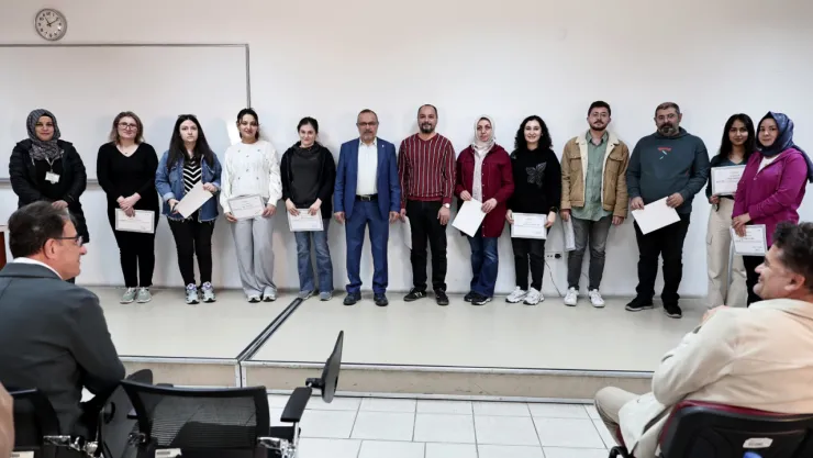 Sağlık personellerine 'Anne Sütü Danışmanlığı ve Tamamlayıcı Beslenme' eğitimi