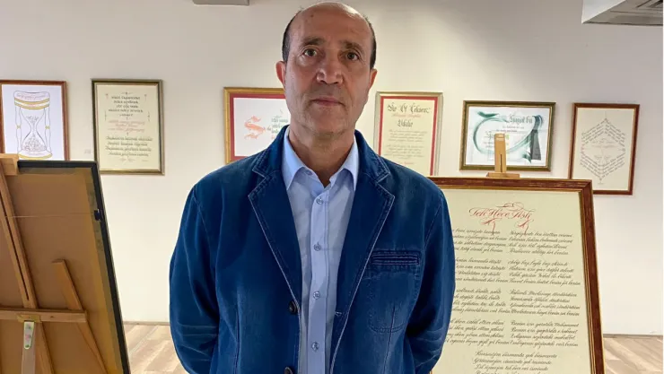 Sanatçı Türkmen, 'Kaligrafi sanatı tedavi ediyor'