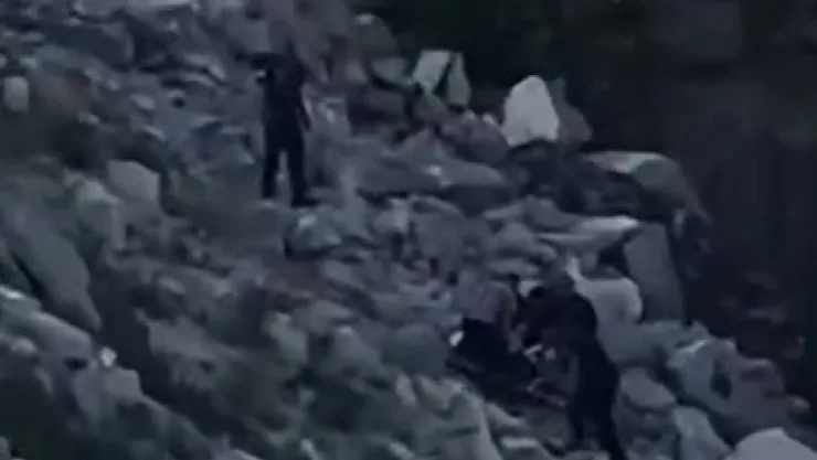 Şarampole yuvarlanan araç sürücüsü yaralandı