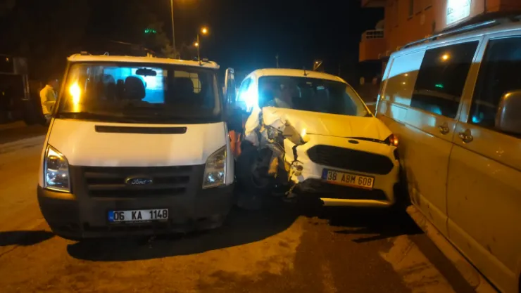 Sarıoğlan'da trafik kazası 1 kişi hafif yaralı