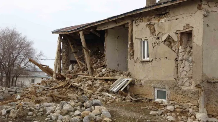 Sarız'da hasar tablosu gün geçtikçe ağırlaşıyor