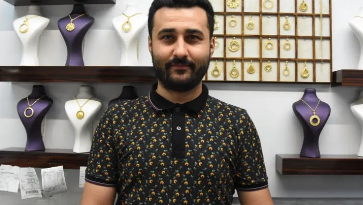 Sarraf İhsan Gülderdi: Merkez Bankasının faiz düşürmesi dövizde artışa neden oldu