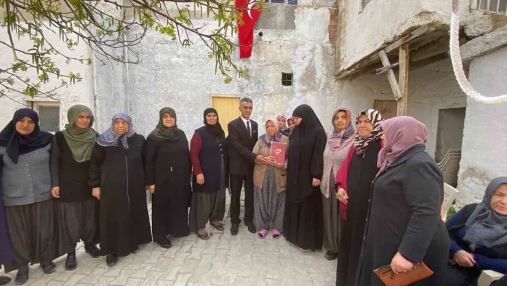 Şehit ailelerinden Şehit Aslan'ın ailesine ziyaret