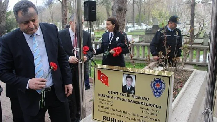 Şehit polisler mezarı başında anıldı