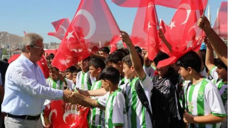 Şeker'den Örnek Yaz Okulu