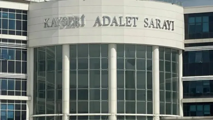 Sevgilisinin ölümüne neden olmakla suçlanan şahsın yargılanmasına devam edildi