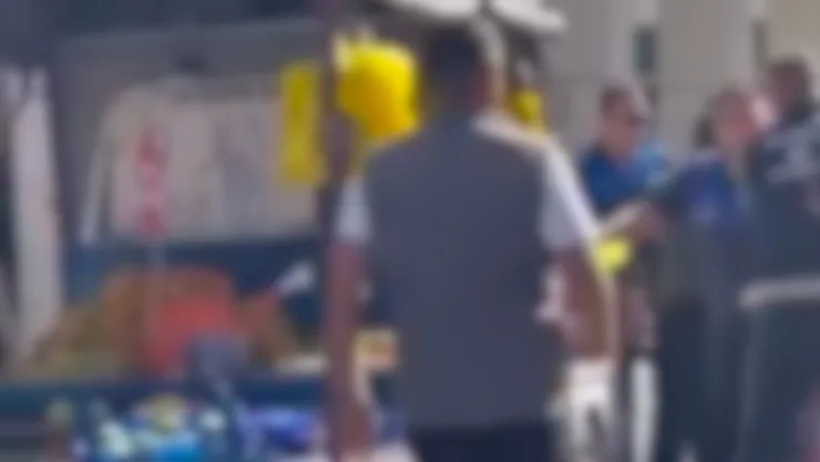 Seyyar satıcı ile zabıta arasında arbede yaşandı