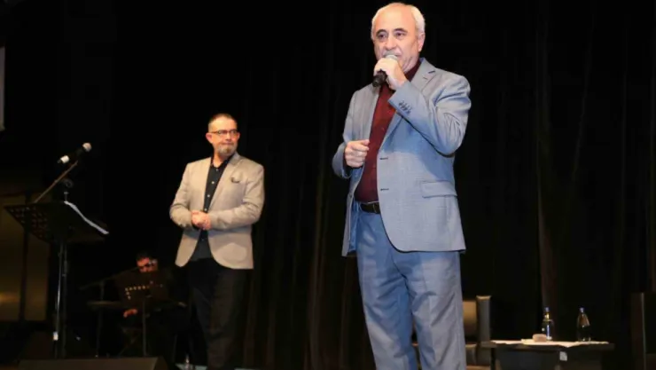 Şiir dolu muhteşem bir gece