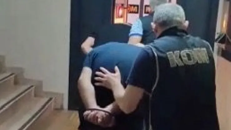 Silah ticareti yapan 2 kişi yakalandı