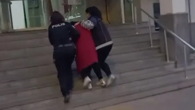 Silahla tehdit suçundan 12 yıl hapis cezasıyla aranan kadın yakalandı