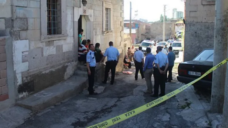 Silahlı kavgada yaralanan bir kişi hayatını kaybetti