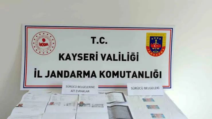 Ehliyet sınavından geçemeyenlerin yerine başkalarını soktular
