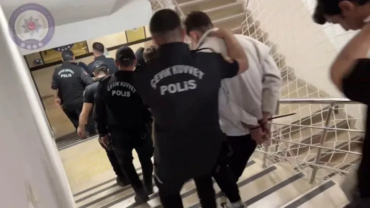 Sosyal Medya İlanıyla Dolandırıcılık Yapan 11 Kişi Yakalandı