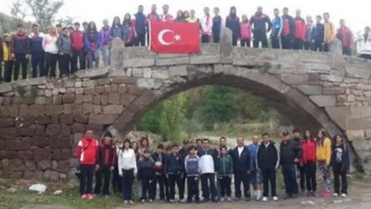 Sporcular Vali Düzgün ile yürüyüş yaptı