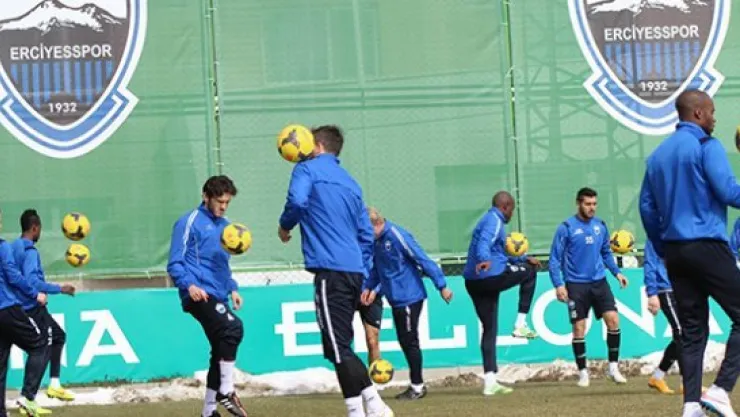 SUAT ALTIN İNŞAAT KAYSERİ ERCİYESSPOR, GALATASARAY MAÇININ HAZIRLIKLARINI SÜRDÜRÜYOR
