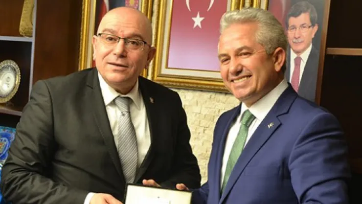 Suat Özsoy Ak Parti'ye başvurusunu yaptı