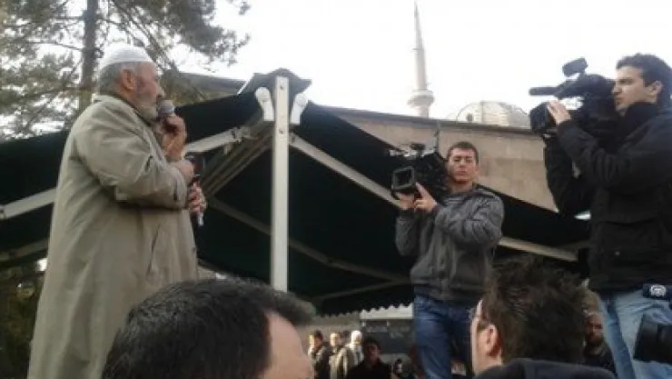 Suriye'de ki Müslümanlar için gıyabi cenaze namazı kılındı