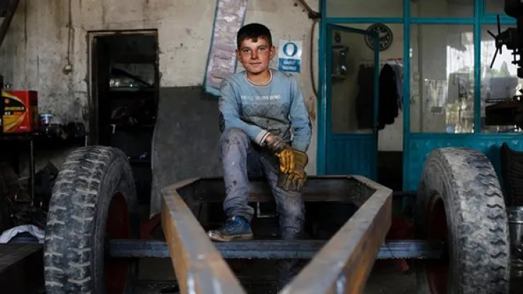 Suriyeliler ara eleman açığını kapatıyor