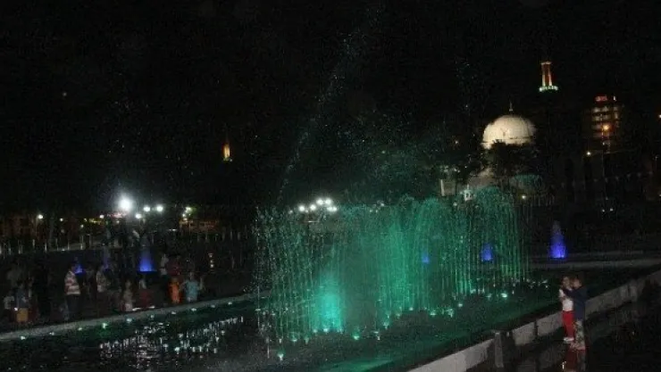 Suyun Işıkla Raksı 