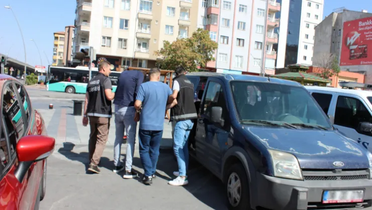 Talas'ta uyuşturucu ticareti yapan 3 şüpheli yakalandı