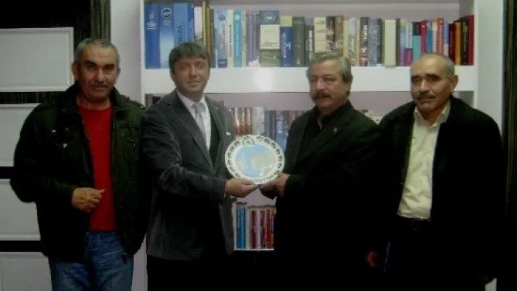 Taş Medreseli Ülkücüler Başkan Özmen'i Makamında Ziyaret Etti 