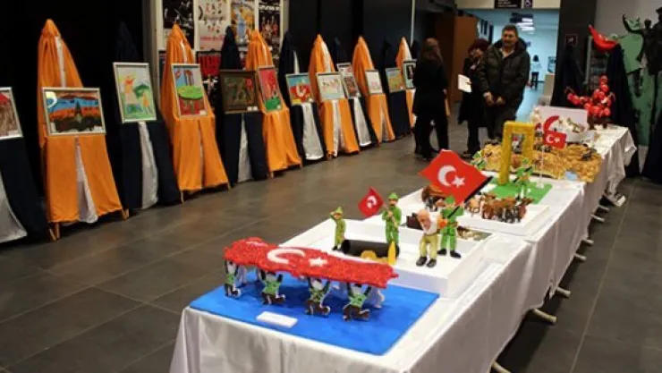 Tekden öğrencileri'nden 'Bir hilal uğruna şühedanın izinde' programı