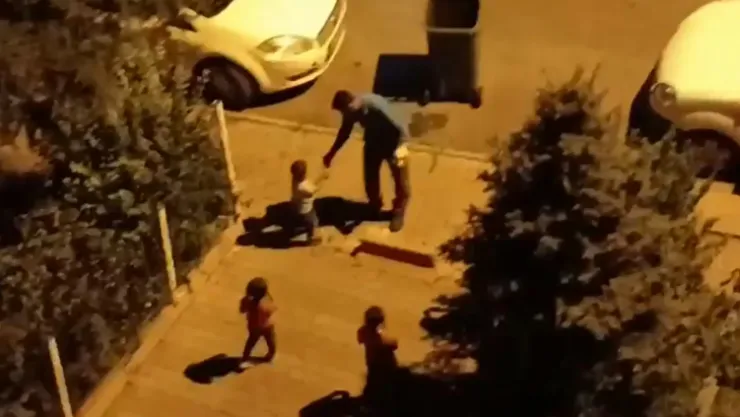 Temizlik personelinden yüzleri güldüren davranış