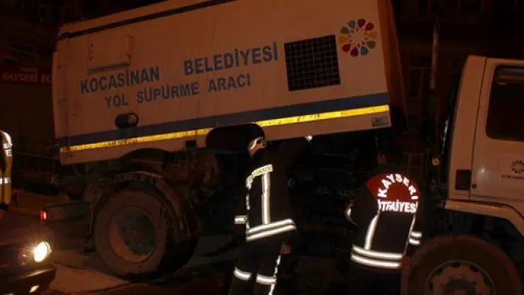 Temizlik kamyonu yandı