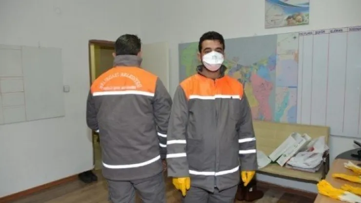 Temizlik Ve Park Bahçeler De Çalışanlara Kışlık Giyim Ve Sağlık Malzemesi 