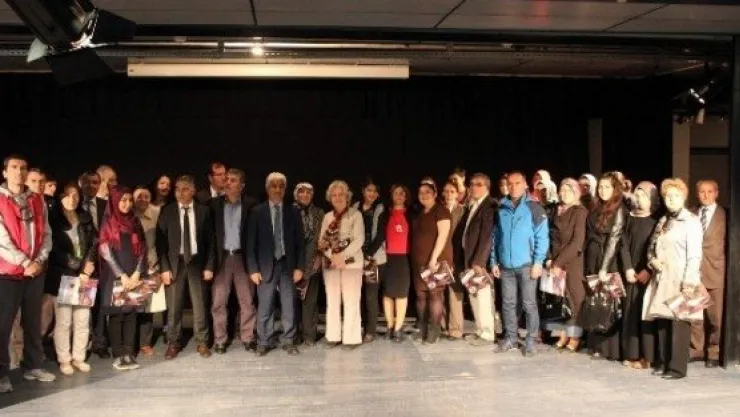 Türk Süsleme Ve Geleneksel El Sanatları Kursları Belge Töreni Yapıldı 