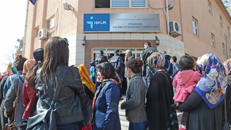 Türkiye'de 3 milyon 33 bin kişi işsiz