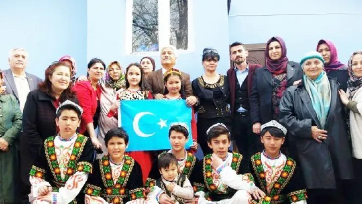 TÜRKİYE, AZERBAYCAN, DOĞU TÜRKİSTAN'LI YÜREKLER   KAYSERİ'DE BİRLEŞTİ