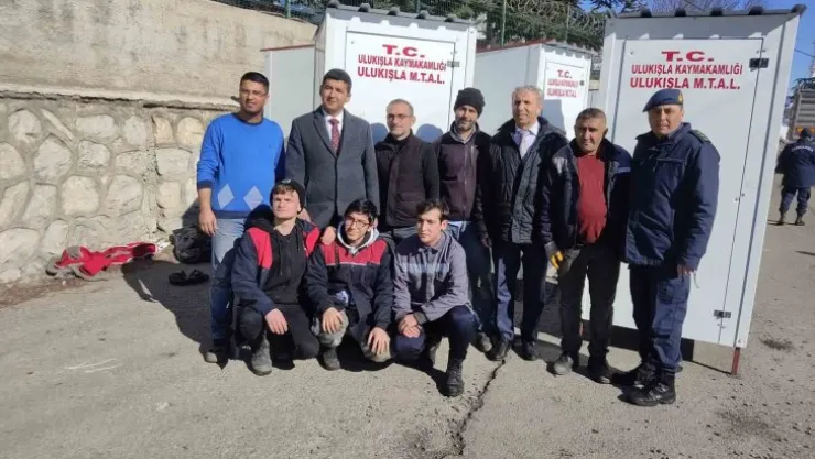 Ulukışla'dan deprem bölgesine seyyar tuvalet