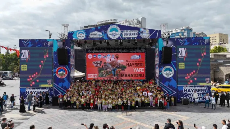 Uluslararası Maratonda renkli görüntüler