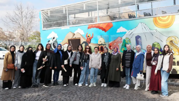 Üniversite öğrencileri, Talas'ın kültürel zenginliklerini ziyaret ettiler