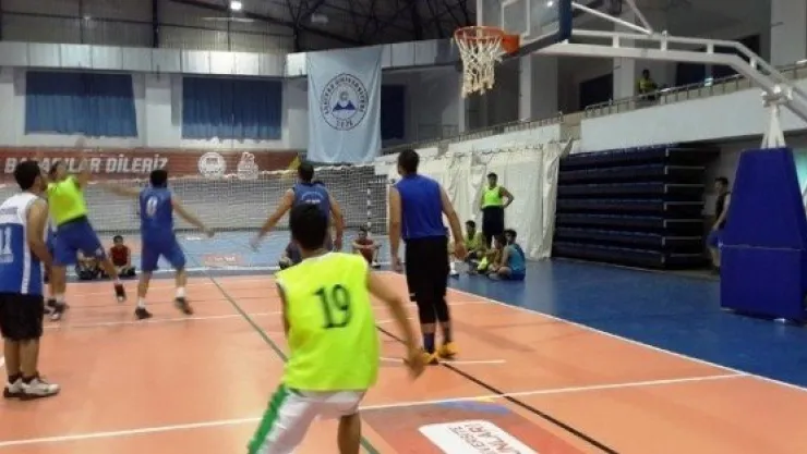 Üniversiteler Gençlik Ve Spor Takımı Hazırlıklarını Sürdürüyor 