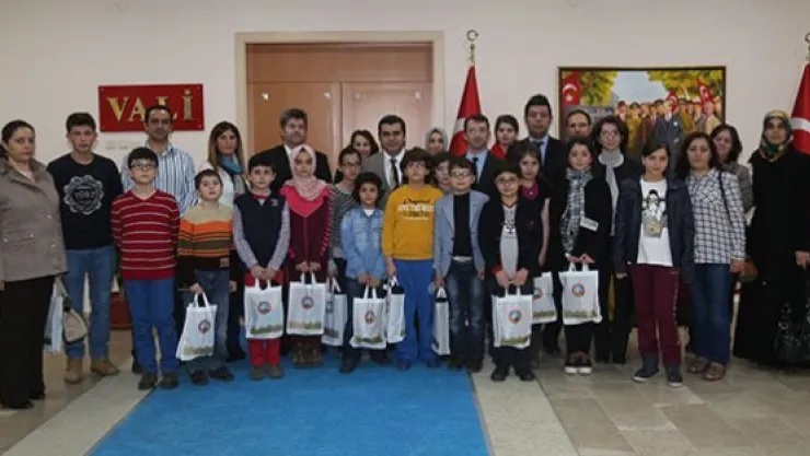 ÜSTÜN ZEKLI VE DAHİ ÇOCUKLARDAN VALİ DÜZGÜN'E ZİYARET