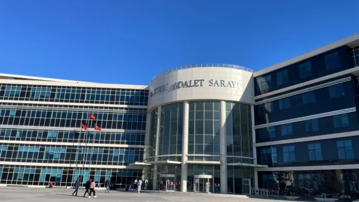 Uyuşturucu bağımlısı genç anne : '3 yaşında kızım var pişmanım'