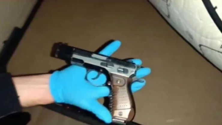 Uyuşturucu operasyonunda asansör kabininden hassas terazi çıktı