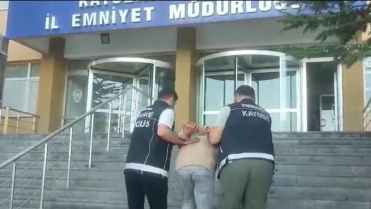 Uyuşturucu suçundan 13 yıl hapis cezasıyla aranan şahıs yakalandı