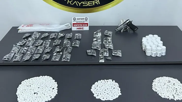 Uyuşturucu ticareti yapan 3 kişi yakalandı