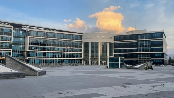 Uyuşturucu ticaretiyle yargılanan sanık 15 yıl hapis cezası aldı