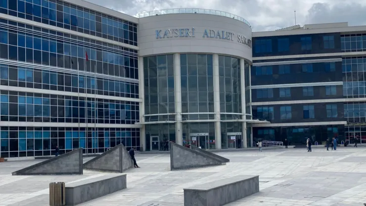 Uyuşturucu ticaretiyle yargılanan sanık suçlamayı reddetti