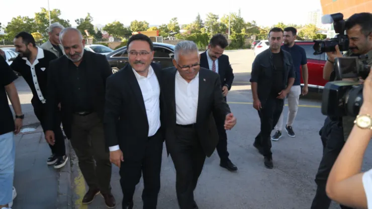 Vali Çiçek ile Başkan Büyükkılıç'tan Kayserispor'a tahta açılış ziyareti