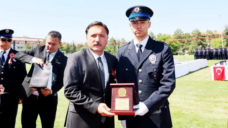 Vali Çiçek, POMEM Mezuniyet Töreni'nde konuştu 'Sizlerle gurur duyuyorum'