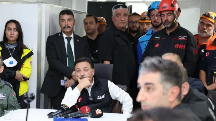 Vali Çiçek, 'Tatbikatı eleştirme sorumluluğumuza ve yapmış olduğumuz göreve ihanet olur'